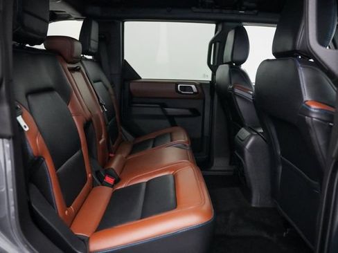 Used 2024 Ford Bronco Outer Banks AWD/4WD image 26