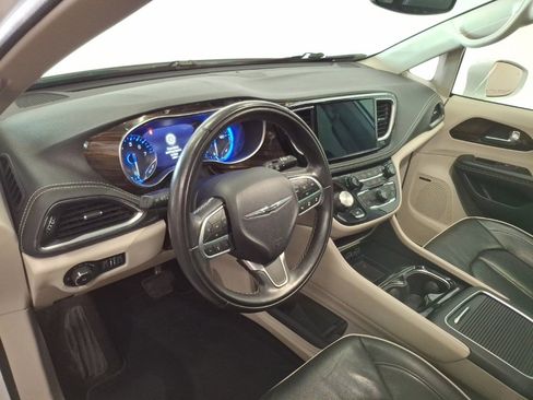 Used 2022 Chrysler Pacifica Limited image 18