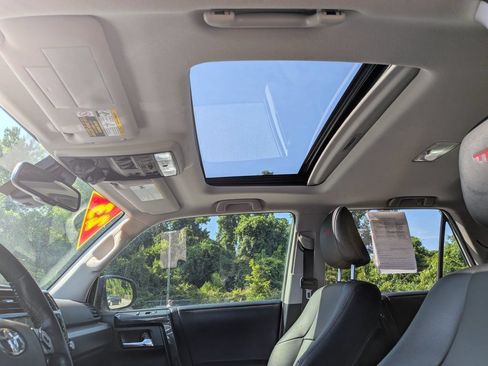 Used 2023 Toyota 4Runner TRD Off-Road Premium w/ Moonroof Package AWD/4WD image 23