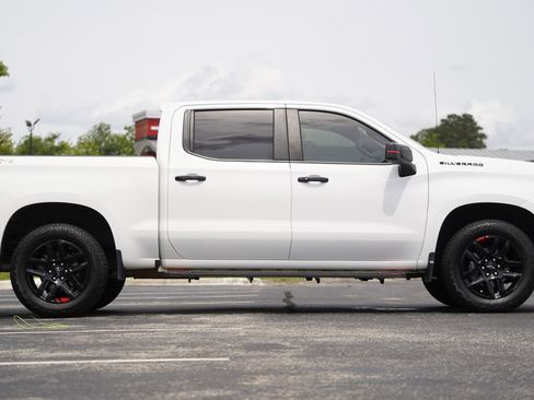 Used 2023 Chevrolet Silverado 1500 RST w/ Redline Edition AWD/4WD image 7