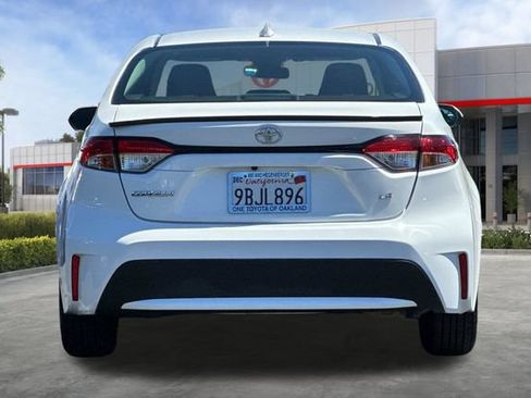 Used 2021 Toyota Corolla LE FWD image 5