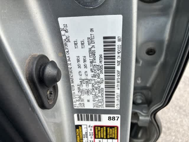 Used 2022 Toyota Tacoma TRD Off-Road AWD/4WD image 38