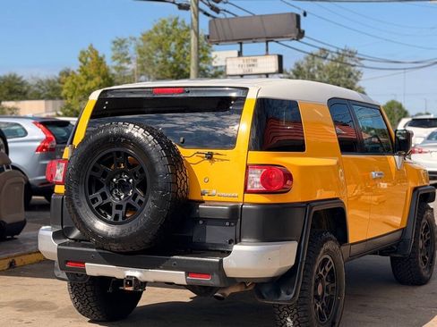 Used 2007 Toyota FJ Cruiser 4WD w/ Convenience Pkg image 11