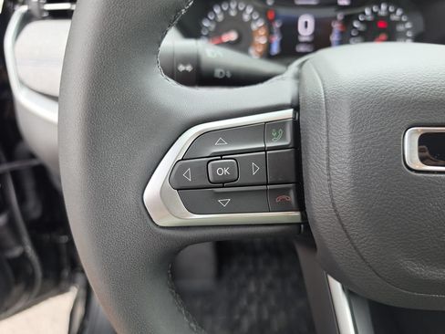 Certified 2025 Jeep Compass Latitude AWD/4WD image 24