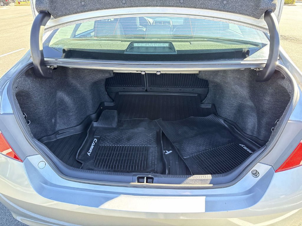 Used 2017 Toyota Camry XSE FWD image 24