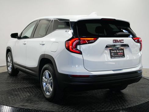Used 2020 GMC Terrain SLE w/ LPO, Floor Liner Package AWD/4WD image 6