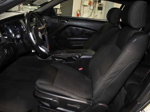 Used 2014 Ford Mustang Convertible RWD image 20