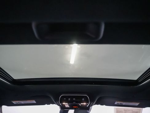 Used 2022 Mercedes-Benz C 300 Sedan image 20