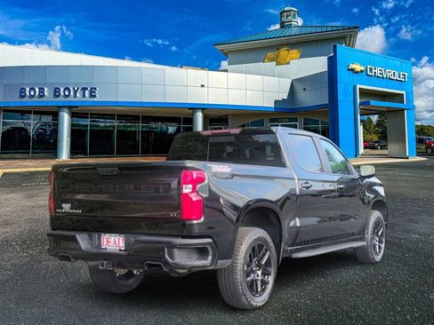 Used 2025 Chevrolet Silverado 1500 LT Trail Boss w/ LT Trail Boss Premium Package AWD/4WD image 3