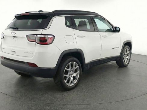 Used 2025 Jeep Compass Limited AWD/4WD image 9