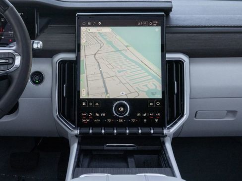 Used 2026 GMC Acadia Denali w/ Super Cruise Package FWD image 17