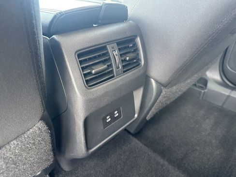 Used 2024 Nissan Rogue SV AWD/4WD image 24