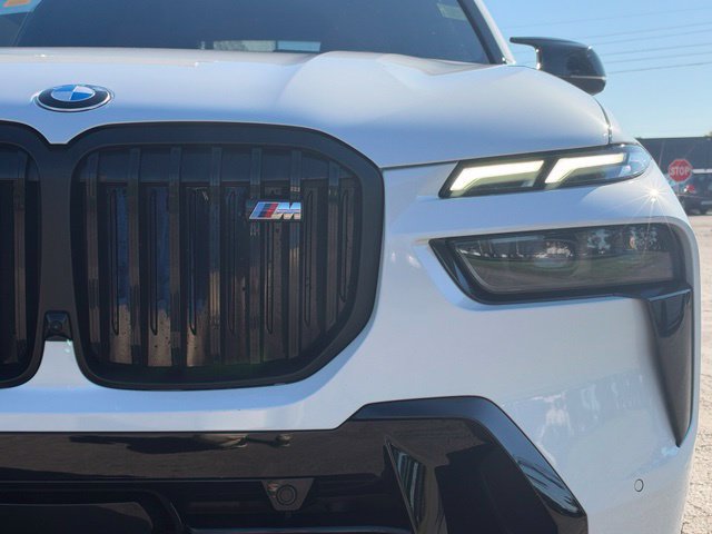 Certified 2025 BMW X7 M60i AWD/4WD image 12