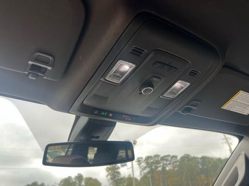 Used 2022 Chevrolet Tahoe Z71 image 22