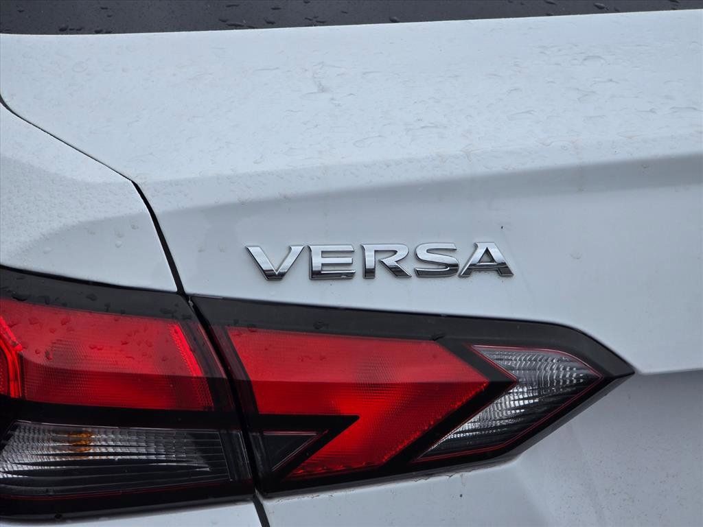 Used 2024 Nissan Versa S FWD image 17