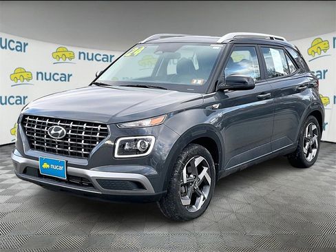 Used 2024 Hyundai Venue Limited image 3