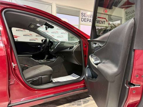 Used 2018 Chevrolet Malibu LT image 42