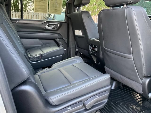 Used 2024 Chevrolet Suburban Z71 w/ Luxury Package AWD/4WD image 21