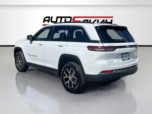 Used 2025 Jeep Grand Cherokee Limited AWD/4WD image 5