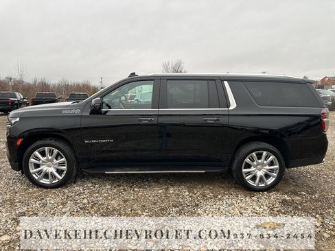Certified 2024 Chevrolet Suburban High Country image 2