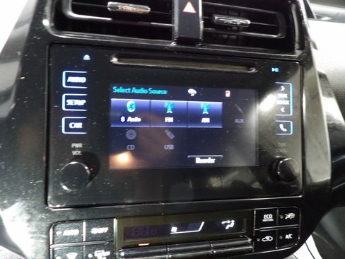Used 2019 Toyota Prius LE FWD image 15