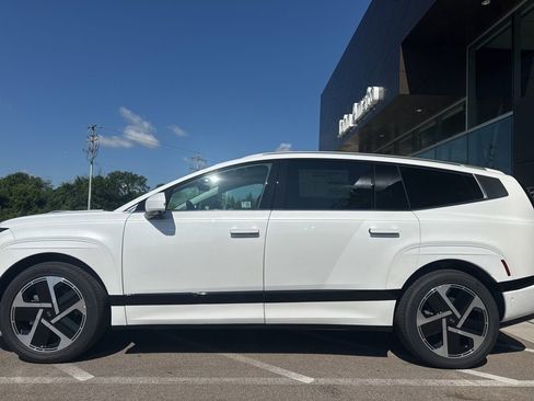 New 2026 Hyundai Ioniq 9 Calligraphy image 2