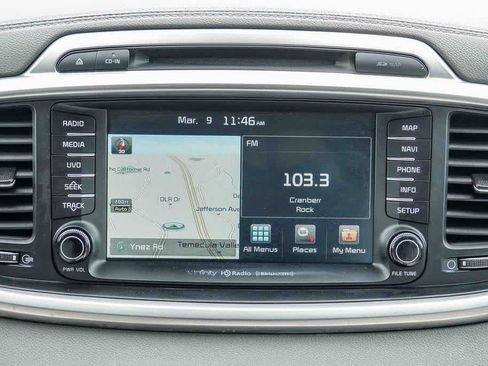 Used 2017 Kia Sorento SX image 13