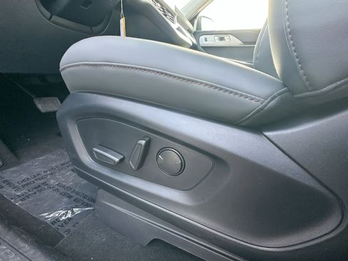New 2026 Ford Explorer Active w/ Active Comfort Package image 14