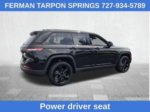Used 2023 Jeep Grand Cherokee Altitude AWD/4WD image 11