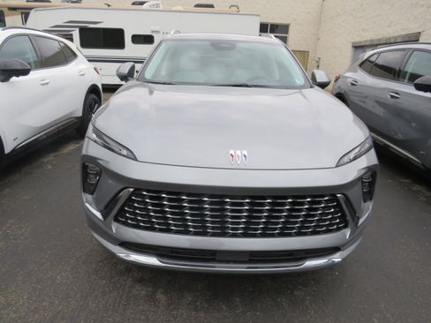 New 2026 Buick Envision Avenir image 2