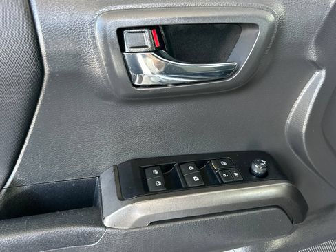 Used 2023 Toyota Tacoma TRD Sport AWD/4WD image 11
