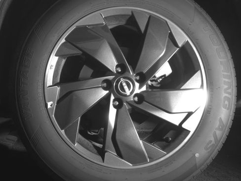 Used 2025 Nissan Rogue SV image 14