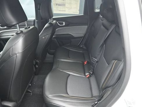 New 2026 Jeep Compass Latitude AWD/4WD image 21