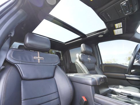 Used 2024 Ford F250 Platinum image 17