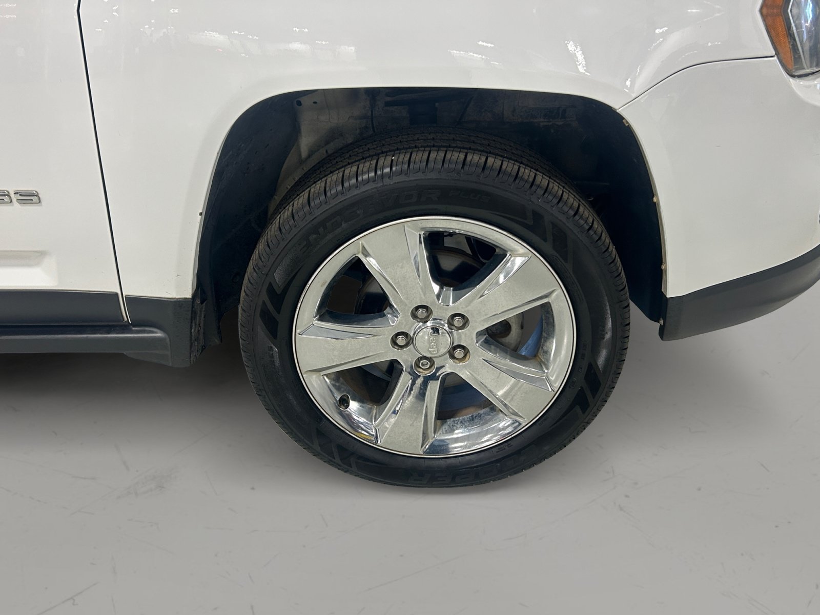 Used 2015 Jeep Compass Limited FWD image 10