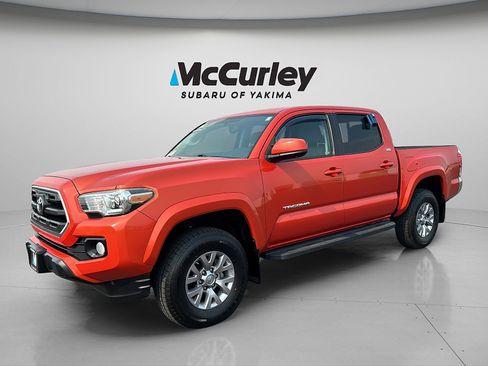 Used 2017 Toyota Tacoma SR5 w/ Tow Package AWD/4WD image 9
