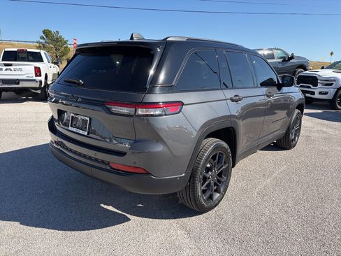 New 2025 Jeep Grand Cherokee Limited w/ Trailer Tow Package image 5