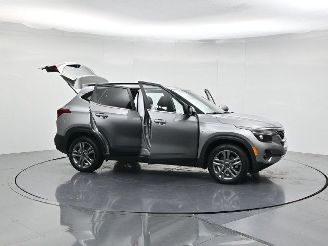 Used 2021 Kia Seltos S AWD/4WD image 51