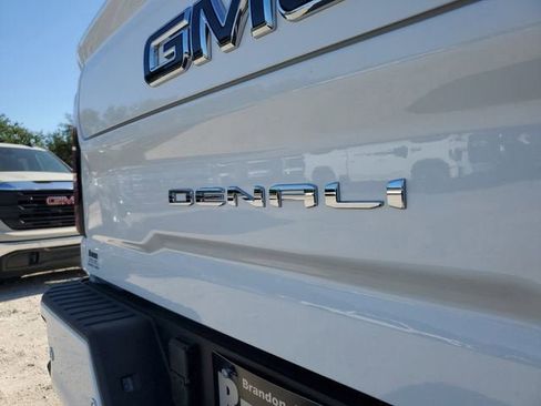 New 2026 GMC Sierra 3500 Denali Ultimate AWD/4WD image 9