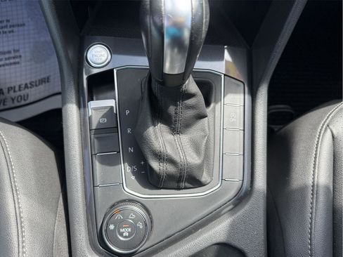 Used 2020 Volkswagen Tiguan SE w/ Panoramic Sunroof Package AWD/4WD image 26