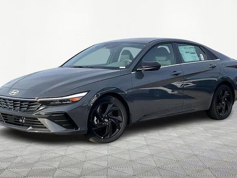 New 2026 Hyundai Elantra SEL Sport Premium FWD image 2