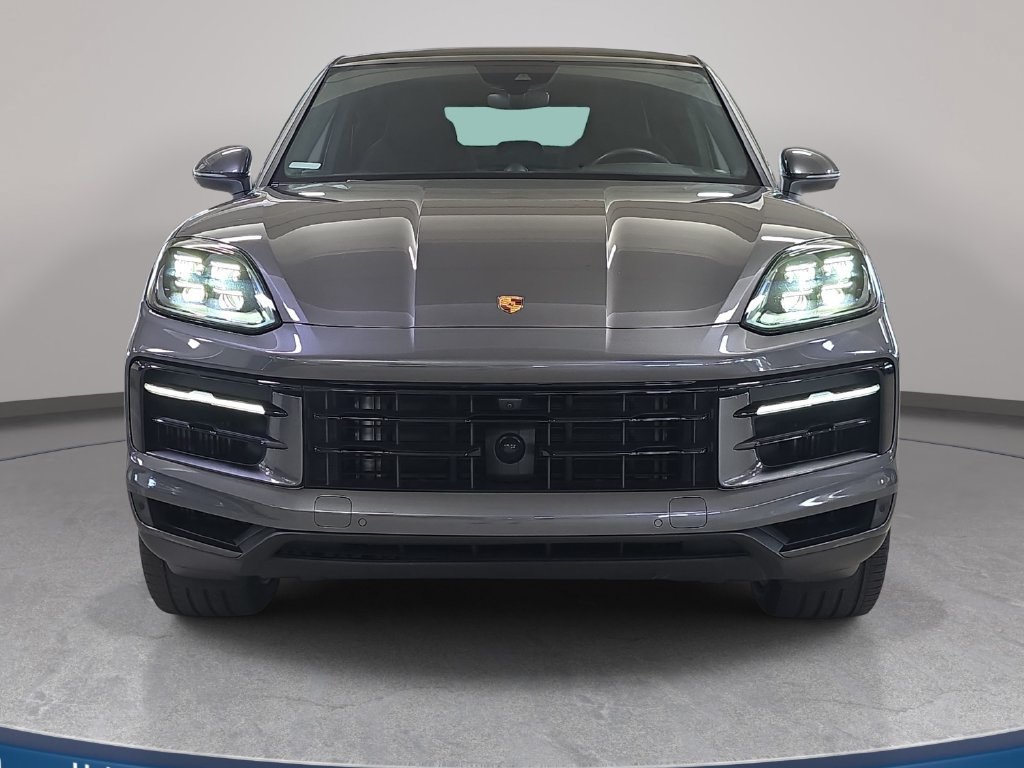 Used 2024 Porsche Cayenne Coupe AWD/4WD image 3