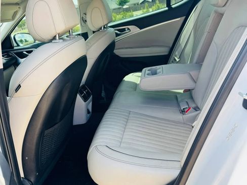 Used 2019 Genesis G70 3.3T Advanced RWD image 10
