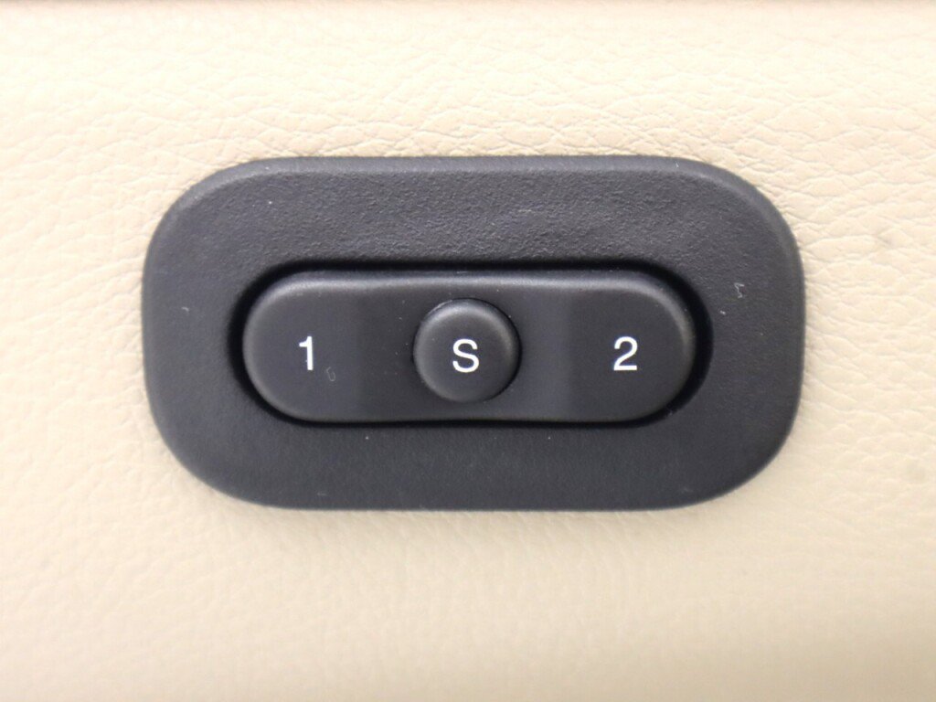 Used 2018 Jeep Grand Cherokee Limited AWD/4WD image 29