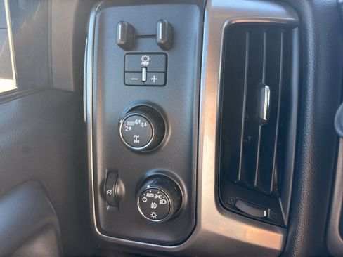 Used 2018 Chevrolet Silverado 1500 LT w/ All Star Edition AWD/4WD image 28