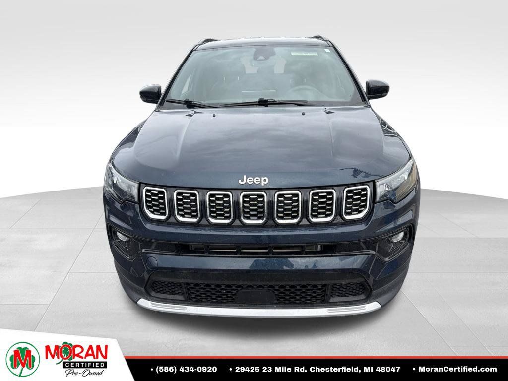 Used 2024 Jeep Compass Limited AWD/4WD image 2