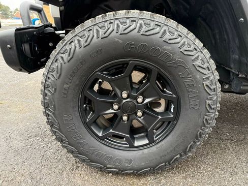 Used 2023 Jeep Wrangler Unlimited Rubicon 4xe image 13