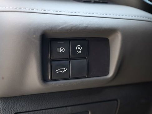 Used 2024 Toyota Highlander LE image 10