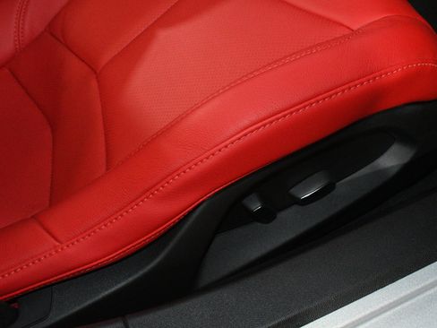 Used 2022 Chevrolet Corvette Stingray Convertible w/ Z51 Performance Package RWD image 14