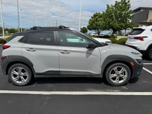 Used 2023 Hyundai Kona SEL FWD image 2
